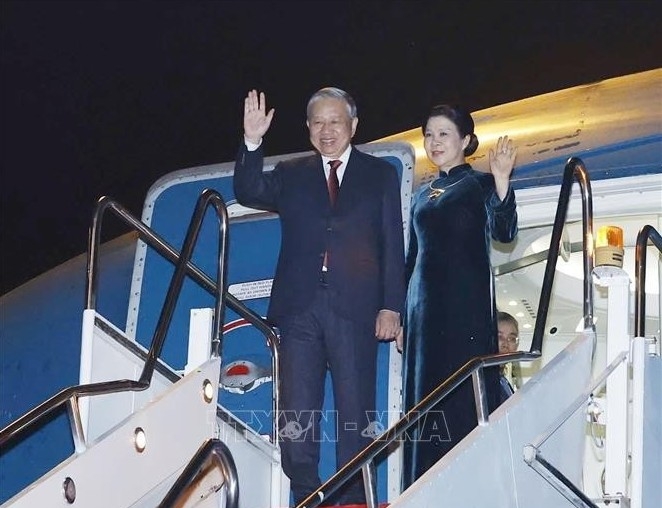 Vietnamese Party chief successfully wraps up state visit to Laos